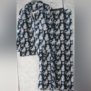 Women’s Mahogany Cat 100% cotton luxury Pajama Set 
Size large